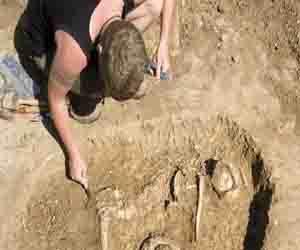   مصر اليوم - العثور على رفات متسلق بريطاني بعد 34 عامًا من فقدانه